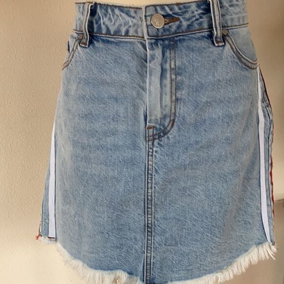 Kendall and Kylie denim frayed micro miniskirt red white side ribbons Zip 28 - Picture 1 of 14